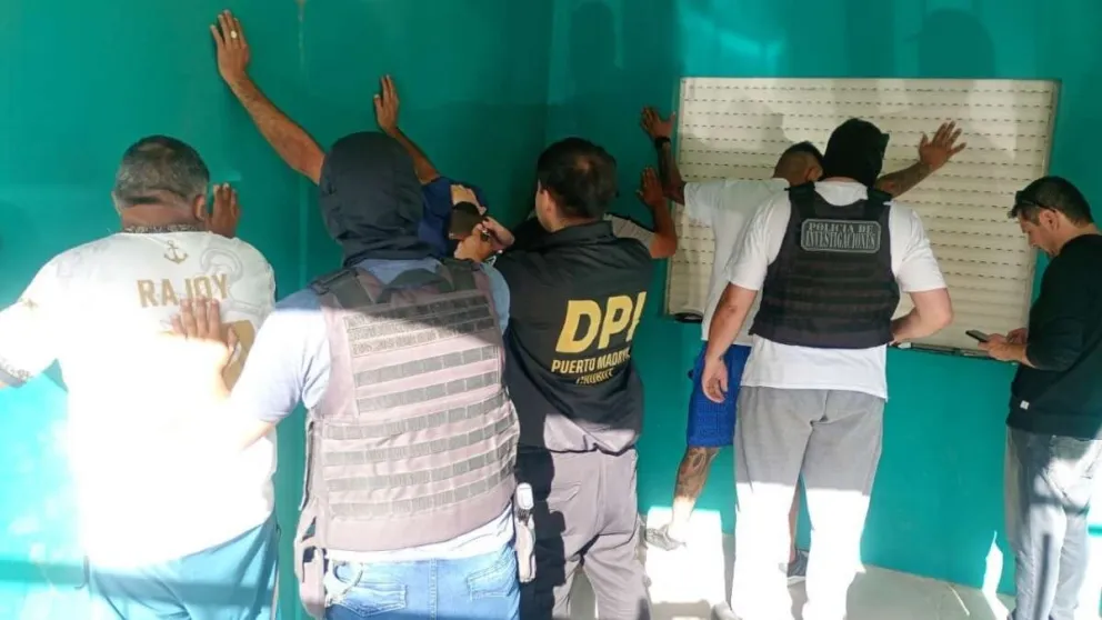 Forzaron una camioneta y robaron $4 millones en Puerto Madryn: tres detenidos