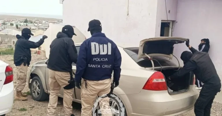 Secuestran un auto en Puerto Deseado vinculado a un robo violento y a una estafa perpetrada en Chubut