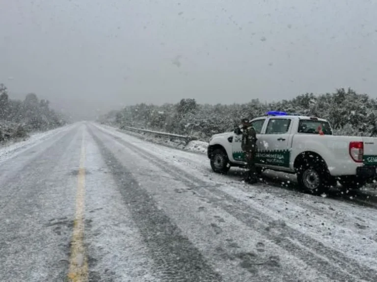 RN 40 entre Bariloche y El Bolsón: extrema precaución en zonas altas por nevadas