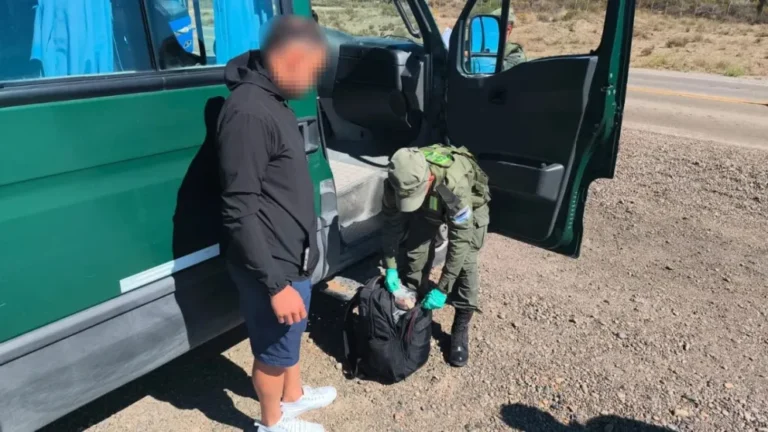 Gendarmería incautó en Comodoro 24 puntas de flechas de pueblos originarios y una madera fosilizada