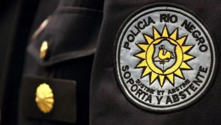 Jefe policial de Río Negro chocó alcoholizado en Ruta 7, se fue del hospital y lo apartaron