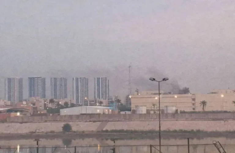 Un misil impactó en la embajada de Estados Unidos en Bagdad y crece la tensión