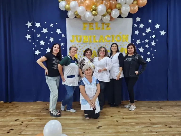 Se jubiló Marcela Linares, la vicedirectora de la Escuela 155