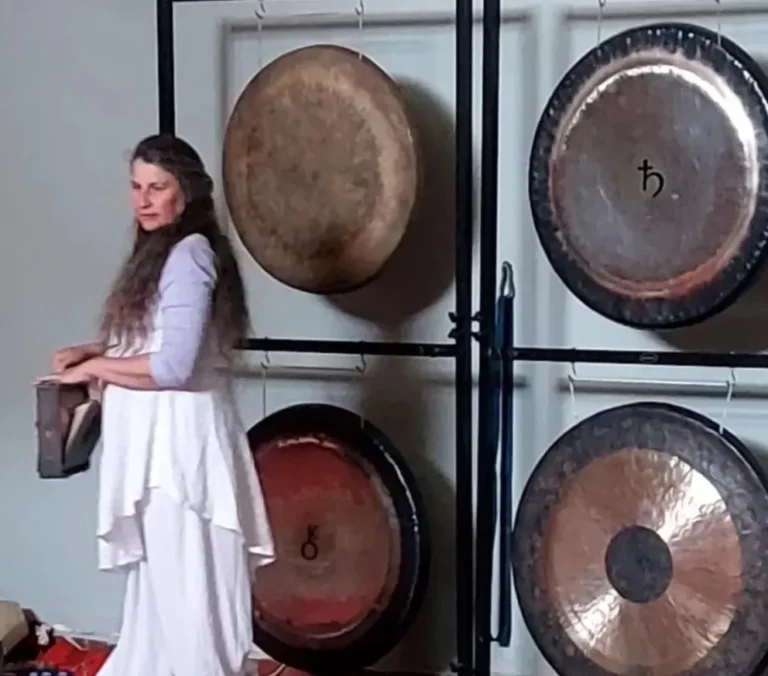 La Casa del Bicentenario de El Bolsón recibe “Océano Infinito de la Creación”, un viaje sonoro hacia la paz interior