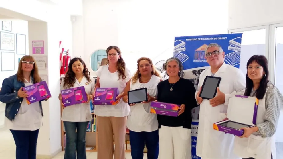 Chubut completó la entrega de tablets a las 72 Escuelas Alfa en Red