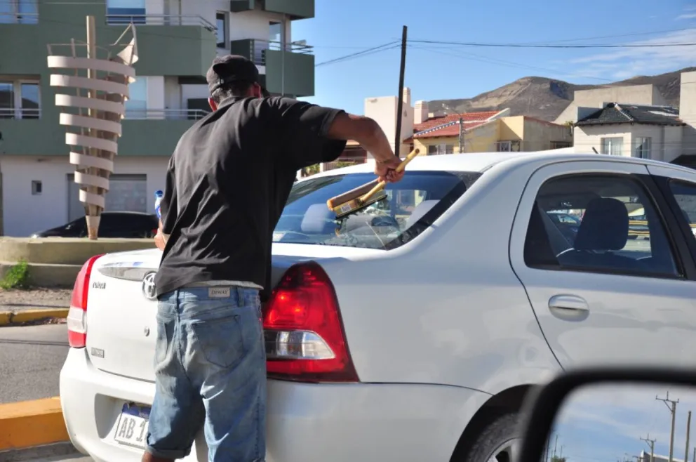 El proyecto de ordenanza por los “limpiavidrios” incluye multas y trabajo comunitario