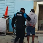 Violentó una ventana, entró a una casa y se quedó dormido en la cocina