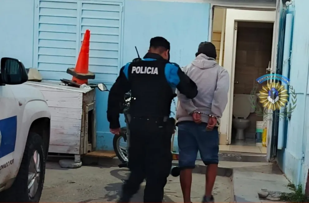 Violentó una ventana, entró a una casa y se quedó dormido en la cocina