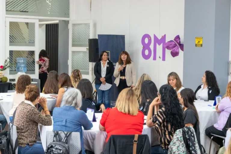 El Municipio realizó un reconocimiento a las mujeres trabajadoras municipales en el marco del 8M