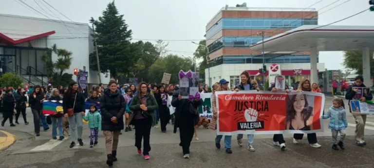 “Voy a seguir hasta el final”: el reclamo de Jessica Schwab en la marcha del 8M