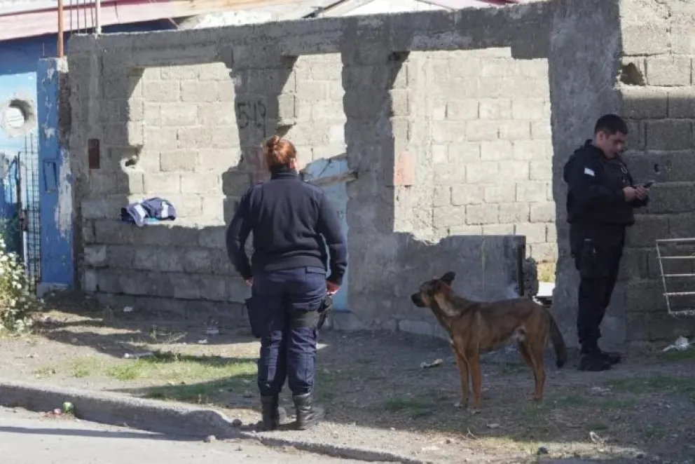 Hallaron a un hombre muerto dentro de una obra abandonada en Río Gallegos
