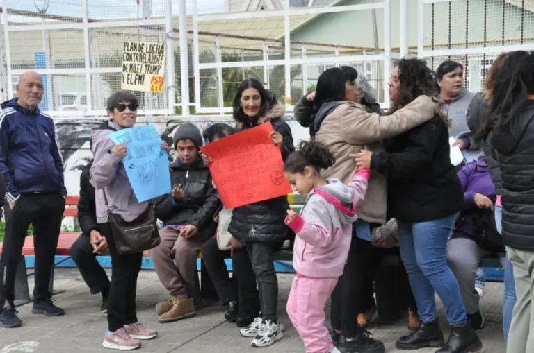 Sigue el reclamo por pagos adeudados a prestadores y centros de día