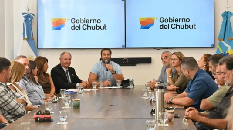 Provincia presentó la Evaluación Ambiental Estratégica para planificar el desarrollo turístico del Golfo Nuevo
