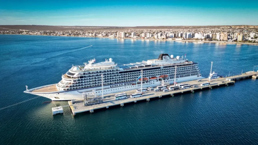 El crucero Viking Jupiter volvió a Chubut y completó su temporada de escalas en Puerto Madryn