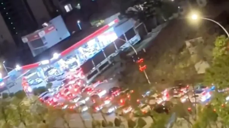 Aumento del combustible en China: largas filas ante la suba de precios