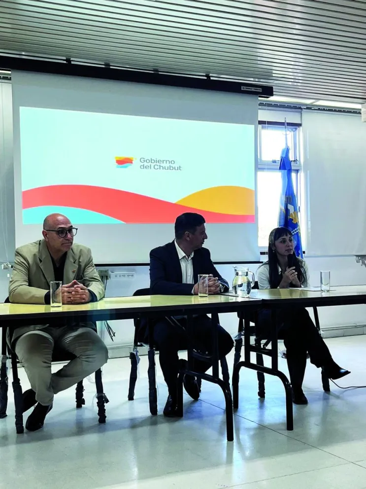 Intensifican el trabajo para fortalecer estrategias de intervención con adolescentes