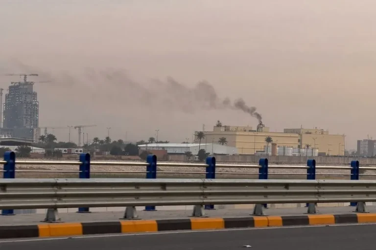 Atacaron la embajada de Estados Unidos en Bagdad