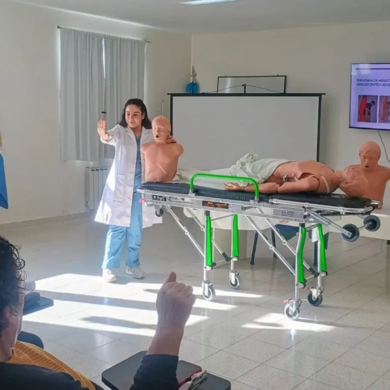 El Hospital Alvear impulsó la prevención con la jornada "Manos que salvan, hábitos que te cuidan"