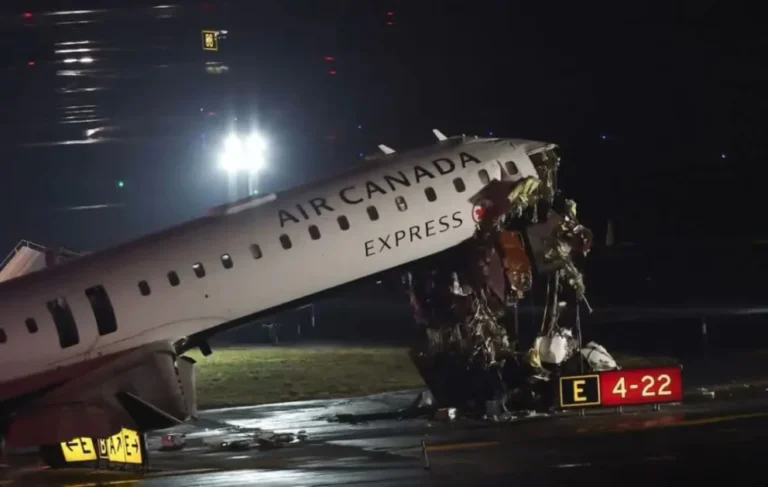 Tragedia en Nueva York: choque entre un avión y un camión deja dos muertos