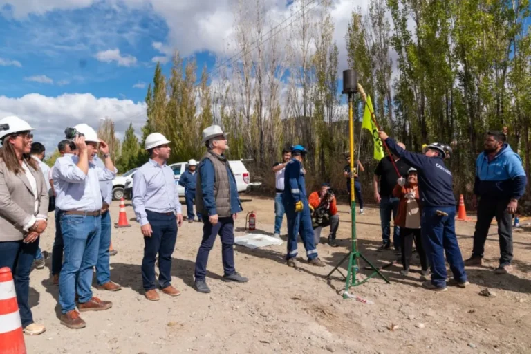 Más de 600 vecinos de Barrio Centenario en Km 14 ya tienen gas: "No más frío este invierno"
