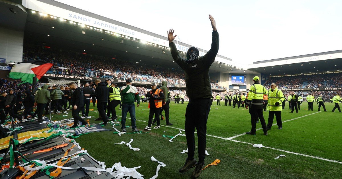 Locura en Escocia: Celtic eliminó a Rangers de la Copa y los barras atacaron a los jugadores adentro de la cancha