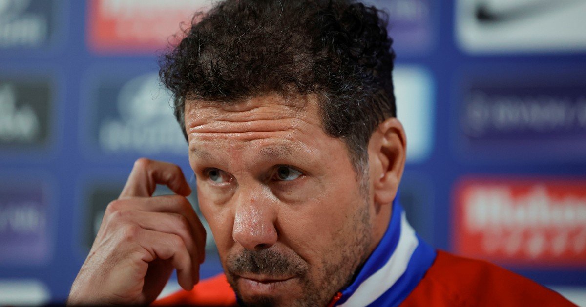 Explosiva y genial reacción del Cholo Simeone ante una pregunta sobre Julián Alvarez: levantó temperatura y terminó sonriendo