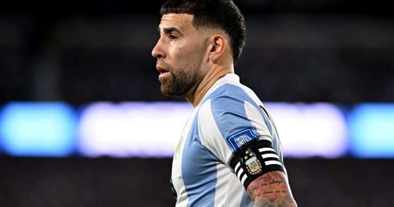 Nicolás Otamendi, en plan disfrute: fue de los primeros en sumarse a la Selección para su "último Mundial", con River en el horizonte