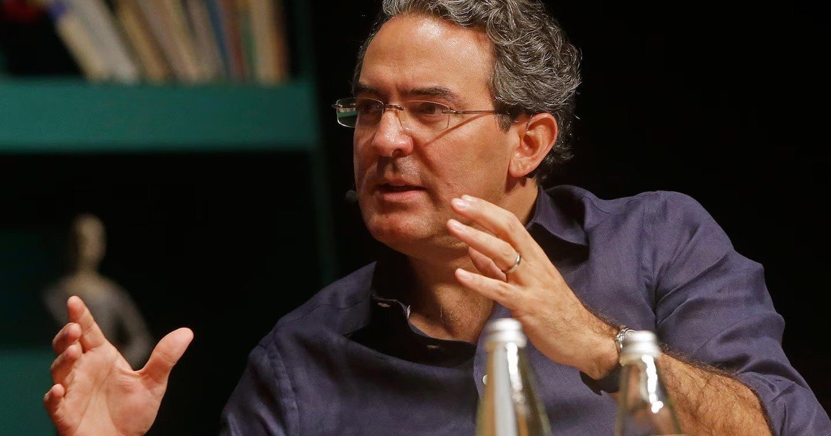 Juan Gabriel Vásquez: “Hay fuerzas que quieren que desaparezca el periodismo”