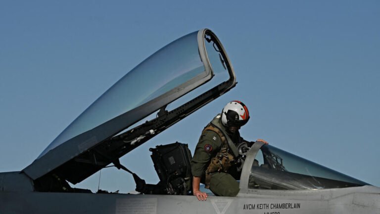 Guerra en Irán | Hallar agua, esconderse: qué hacen los pilotos para sobrevivir si caen en zona enemiga