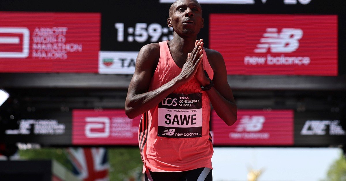 Maratón de Londres con dos récords mundiales y una barrera histórica superada: el keniata Sebastian Sawe corrió por debajo de las dos horas