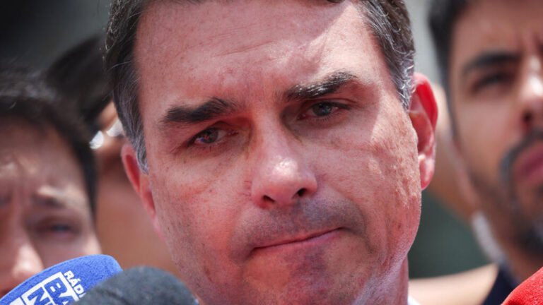 El Supremo de Brasil ordena investigar a Flávio Bolsonaro por presunta calumnia contra Lula
