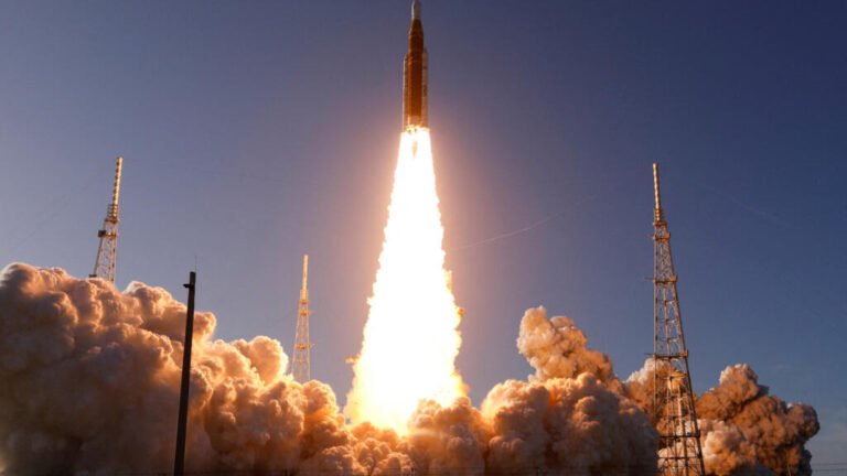 La misión Artemis II continúa tras resolver un fallo en su sistema de residuos