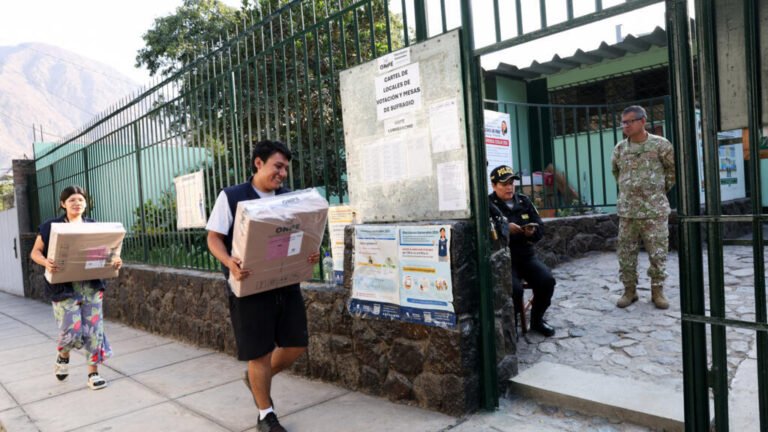 Elecciones en Perú:  27 millones de electores están llamados a elegir presidente y renovar el Congreso