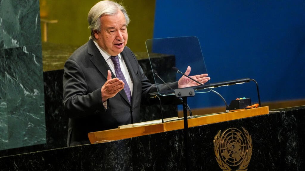 El jefe de la ONU insta a Irán a abrir el estrecho de Ormuz sin peajes