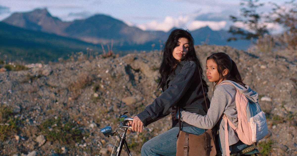 Risa y la cabina del viento tiene todo: a Cazzu, a Diego Peretti y fantasía para ser una película poética