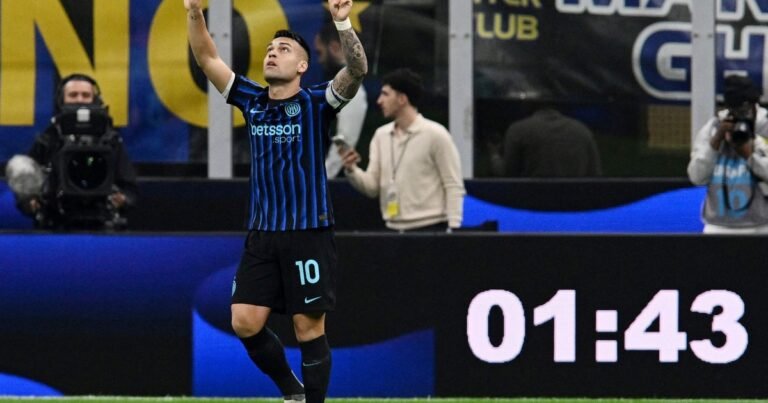 Lautaro Martínez tardó 60 segundos en volver con gol para el Inter, que le gana a la Roma para ser más líder que nunca en Italia