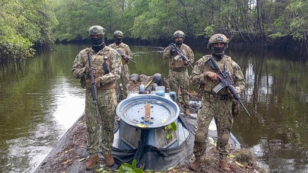 Ecuador eleva los aranceles a Colombia del 50% al 100% y escala la disputa por la seguridad fronteriza