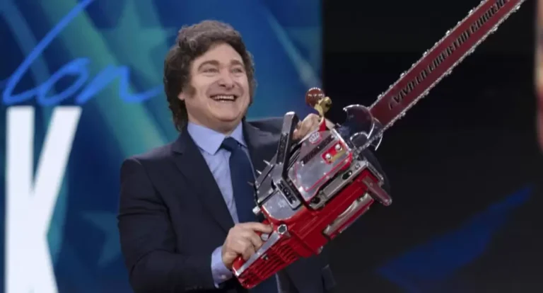 El perro que se muerde la cola: caída de actividad industrial, caída de recaudación, mayor ajuste y vuelta al inicio