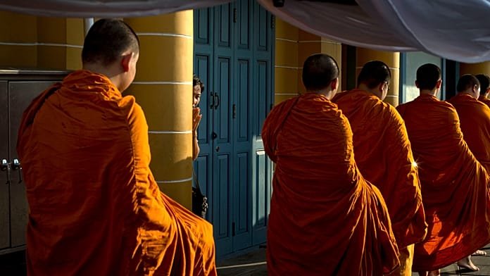 Detienen a 22 narcomonjes en Sri Lanka tratando de sacar 112 kilos de cannabis y hachís de la isla