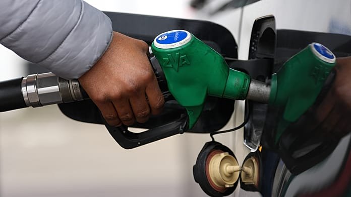 Teletrabajo, compartir coche y límite de velocidad carretera: las fórmulas de ahorro en plena crisis