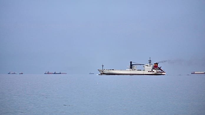 Trump ordena bloquear el Estrecho de Ormuz tras fracasar las conversaciones entre EE.UU. e Irán en Islamabad