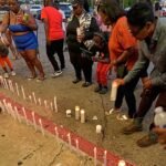 La comunidad celebra una vigilia tras el tiroteo masivo en Luisiana en el que han muerto 8 niños