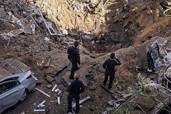 Irán promete ataques "aplastantes y más destructivos" contra EE.UU. e Israel