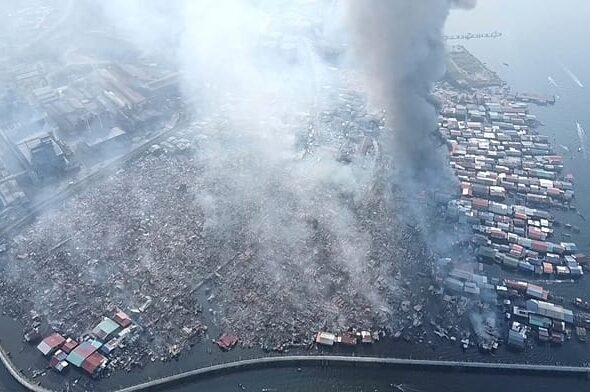 Un incendio destruye 1.000 viviendas en un pueblo costero de la zona malaya de la isla de Borneo