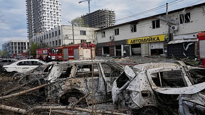 Ucrania, ataques rusos alcanzan el distrito Podilsky de Kiev
