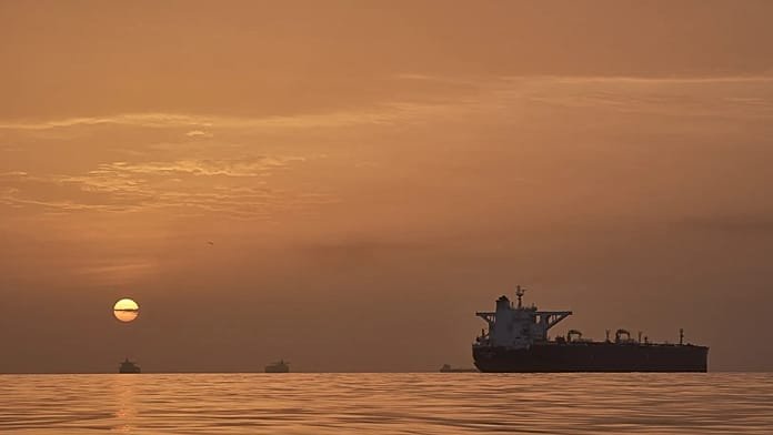 Trump dice que no levantará el bloqueo a los puertos iraníes hasta lograr un acuerdo de paz con Teherán