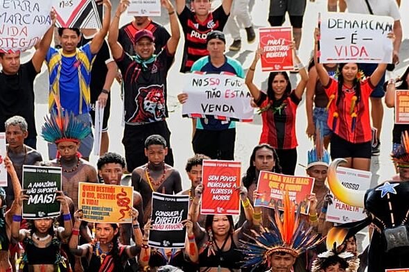 Brasil, marchas indígenas en Brasilia cumplen tercer día por derechos de la tierra