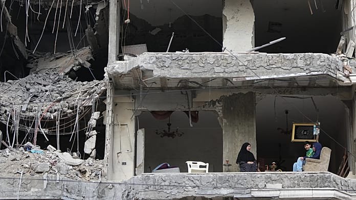 Ataques israelíes matan a ocho personas en el sur del Líbano, entre ellas tres socorristas