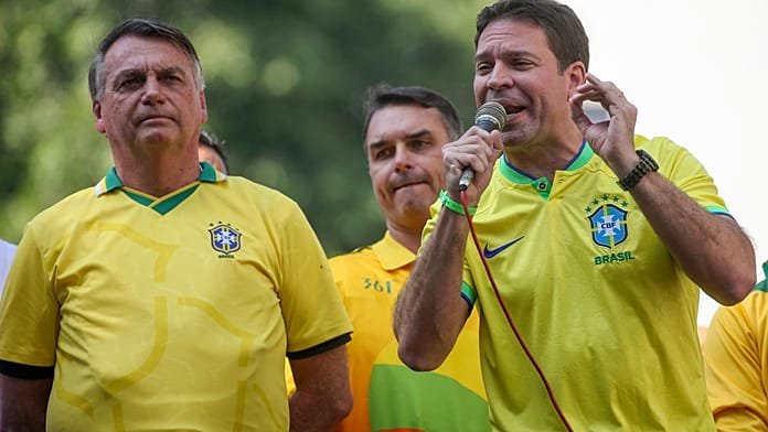 El ICE detiene en EE.UU. al exjefe de los servicios secretos brasileños, aliado de Bolsonaro