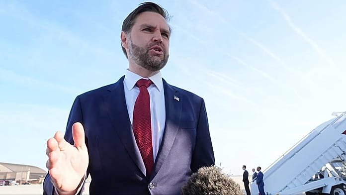 JD Vance advierte a Irán de que no "juegue" con EE.UU. durante las conversaciones previstas en Pakistán